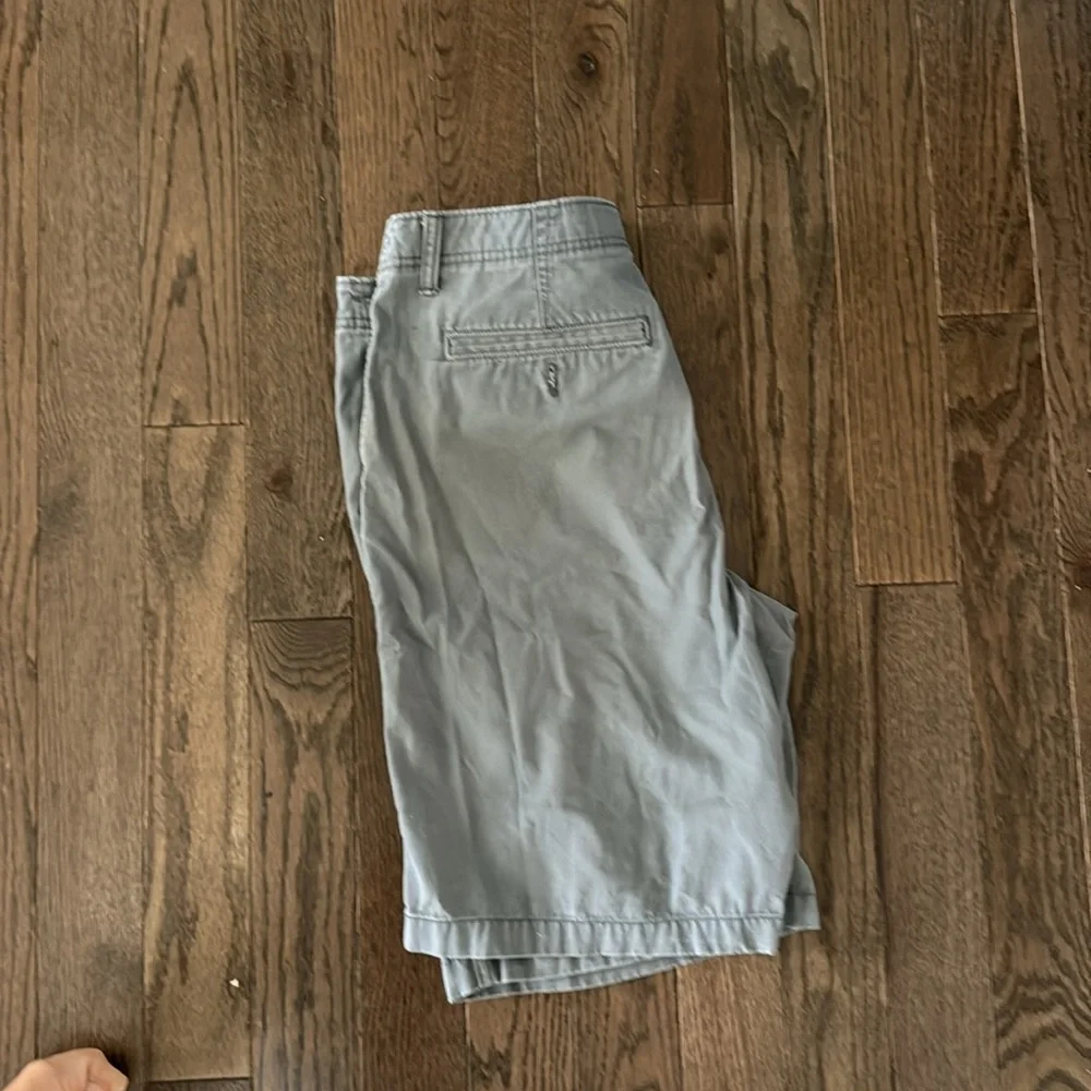 Old navy men's shorts 33